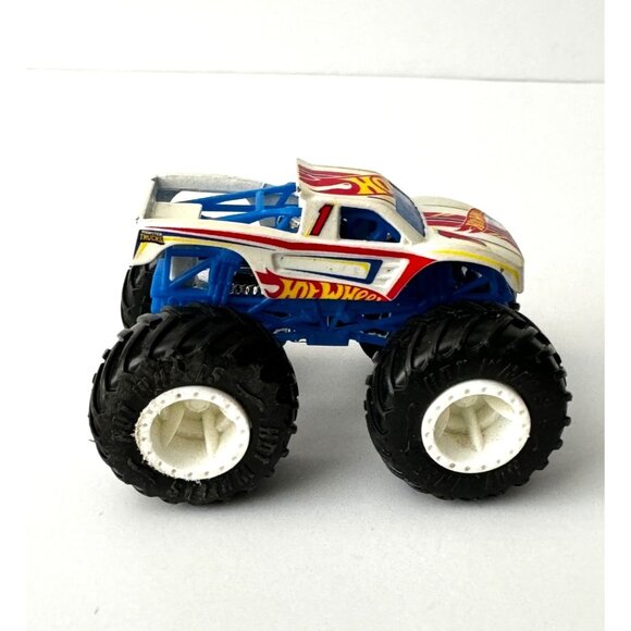 Hot Wheels Monster Jam 1:64 Scale  Monster Truck - Picture 1 of 6
